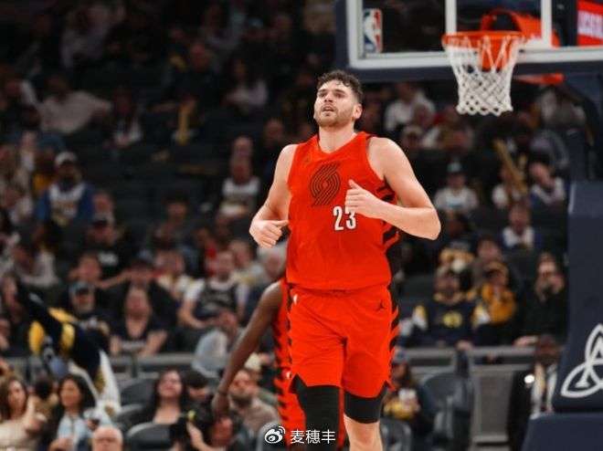 开拓者客场力克步行者 祖巴茨意外受伤退赛