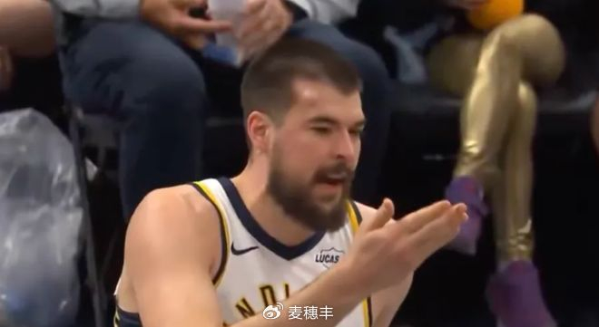 开拓者客场力克步行者 祖巴茨意外受伤退赛