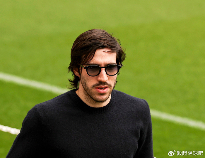 曼联锁定托纳利1亿英镑转会 12名次冲击欧冠资格