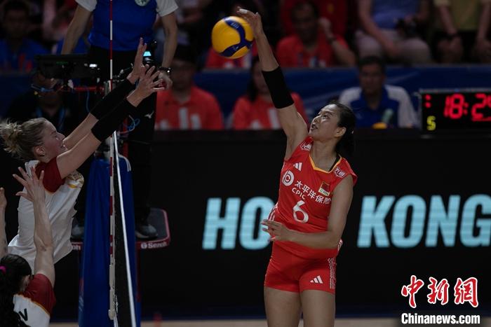 郎平观战 世界女排联赛：中国女排在香港站3-0德
