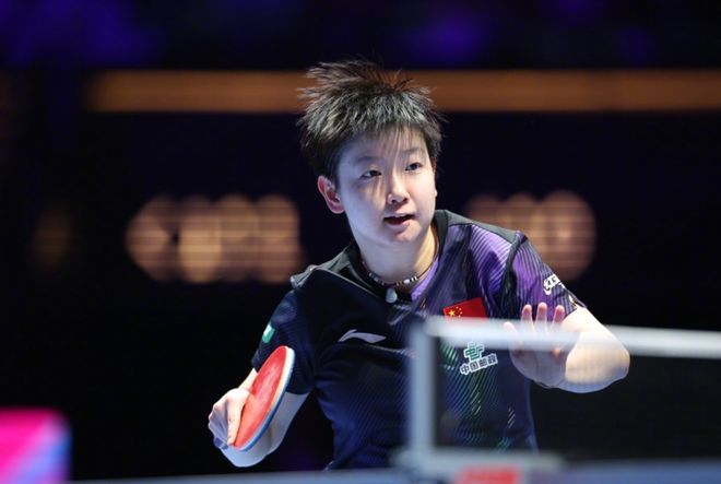 孙颖莎力克队友王曼昱 实现世界杯女单三连冠