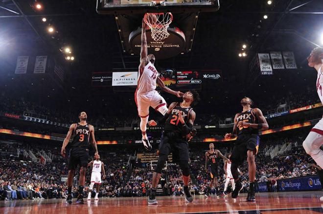 詹姆斯19次季后赛追平历史纪录 杜兰特14次冲击冠